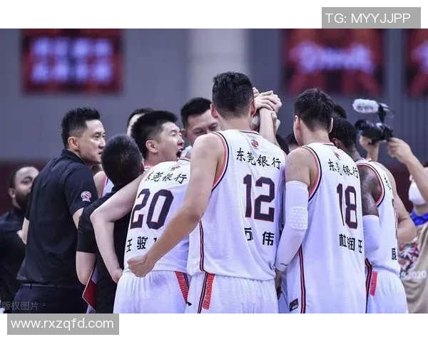 杭州篮球队与上海篮球队赛后复盘分析比赛节奏与战术对决